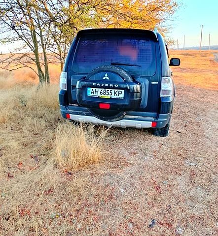 Черный Мицубиси Паджеро Спорт, объемом двигателя 3.2 л и пробегом 283 тыс. км за 16000 $, фото 1 на Automoto.ua