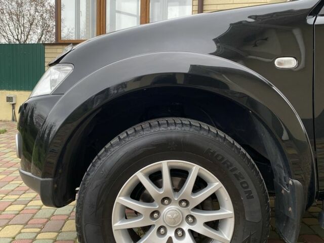 Черный Мицубиси Паджеро Спорт, объемом двигателя 2.5 л и пробегом 154 тыс. км за 13850 $, фото 4 на Automoto.ua