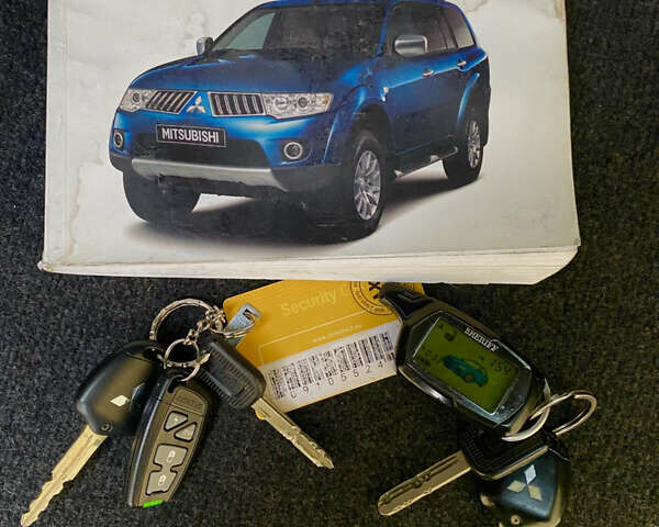 Черный Мицубиси Паджеро Спорт, объемом двигателя 2.5 л и пробегом 154 тыс. км за 13850 $, фото 66 на Automoto.ua