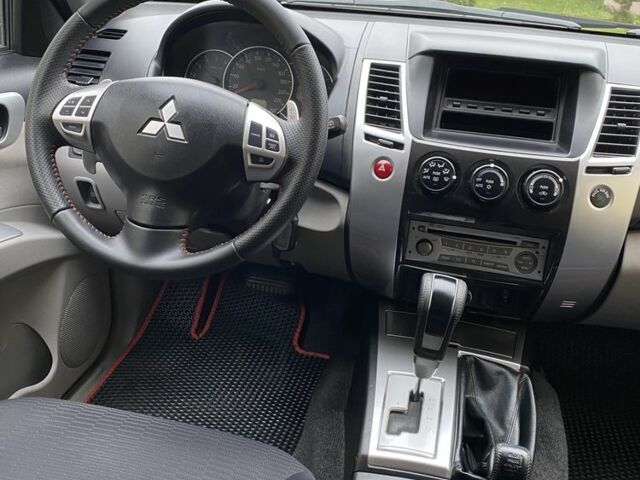 Черный Мицубиси Паджеро Спорт, объемом двигателя 2.5 л и пробегом 154 тыс. км за 13850 $, фото 17 на Automoto.ua