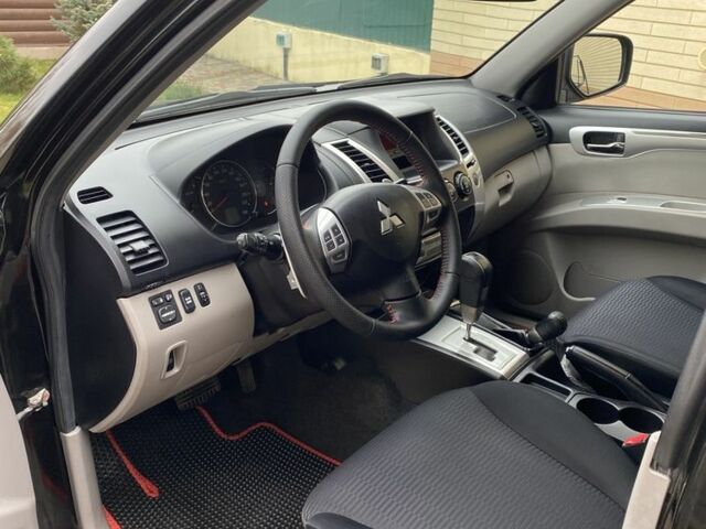 Черный Мицубиси Паджеро Спорт, объемом двигателя 2.5 л и пробегом 154 тыс. км за 13850 $, фото 10 на Automoto.ua