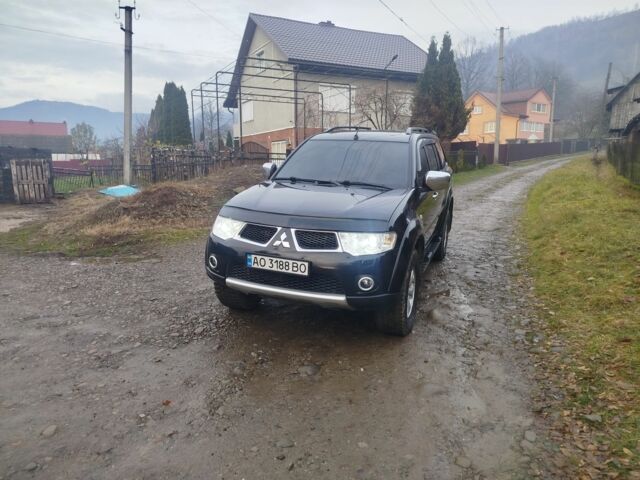 Черный Мицубиси Паджеро Спорт, объемом двигателя 2.5 л и пробегом 240 тыс. км за 12650 $, фото 3 на Automoto.ua