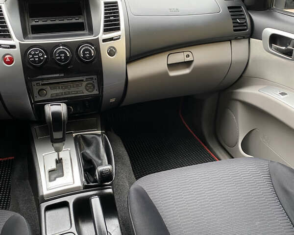 Черный Мицубиси Паджеро Спорт, объемом двигателя 2.5 л и пробегом 154 тыс. км за 13850 $, фото 56 на Automoto.ua