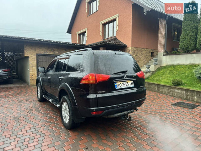 Чорний Міцубісі Паджеро Спорт, об'ємом двигуна 2.48 л та пробігом 200 тис. км за 13500 $, фото 5 на Automoto.ua