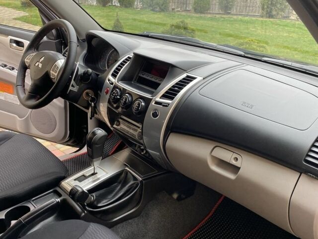 Черный Мицубиси Паджеро Спорт, объемом двигателя 2.5 л и пробегом 154 тыс. км за 13850 $, фото 11 на Automoto.ua