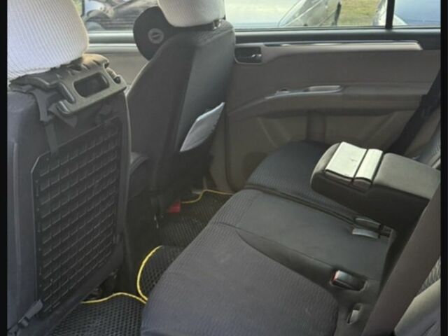 Чорний Міцубісі Паджеро Спорт, об'ємом двигуна 2.5 л та пробігом 250 тис. км за 14000 $, фото 6 на Automoto.ua