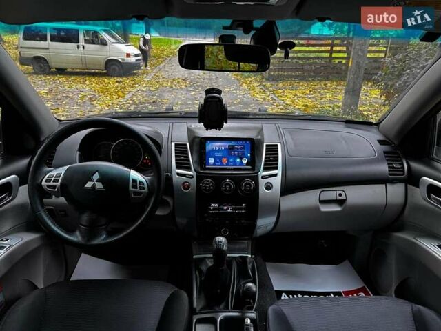 Мицубиси Паджеро Спорт 2010 в Киеве на Automoto.ua Черный Мицубиси Паджеро Спорт, объемом двигателя 2.5 л и пробегом 334 тыс. км за 13790 $, фото 25 на Automoto.ua