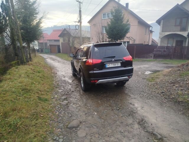 Черный Мицубиси Паджеро Спорт, объемом двигателя 2.5 л и пробегом 240 тыс. км за 12650 $, фото 2 на Automoto.ua