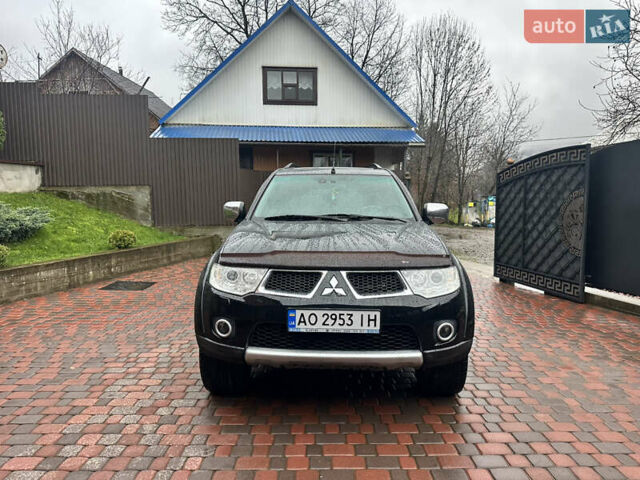 Чорний Міцубісі Паджеро Спорт, об'ємом двигуна 2.48 л та пробігом 200 тис. км за 13500 $, фото 2 на Automoto.ua