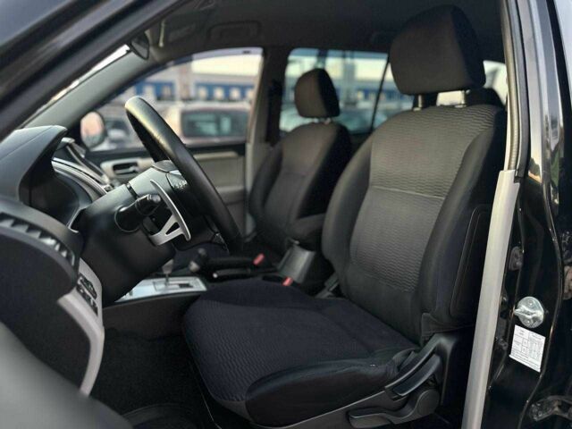 Чорний Міцубісі Паджеро Спорт, об'ємом двигуна 2.5 л та пробігом 197 тис. км за 12990 $, фото 9 на Automoto.ua