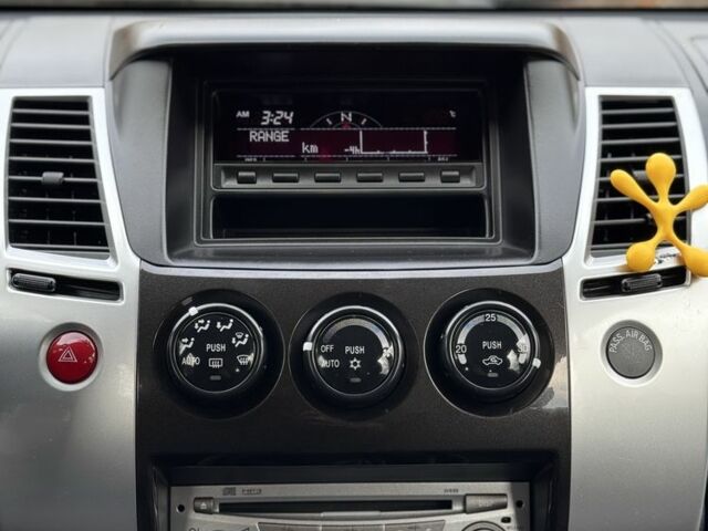 Черный Мицубиси Паджеро Спорт, объемом двигателя 2.5 л и пробегом 219 тыс. км за 12200 $, фото 14 на Automoto.ua