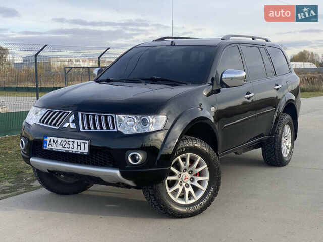 Чорний Міцубісі Паджеро Спорт, об'ємом двигуна 3 л та пробігом 255 тис. км за 12900 $, фото 1 на Automoto.ua
