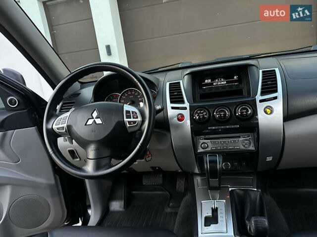 Міцубісі Паджеро Спорт 2011 у Одесі на Automoto.ua Чорний Міцубісі Паджеро Спорт, об'ємом двигуна 2.5 л та пробігом 96 тис. км за 18000 $, фото 85 на Automoto.ua