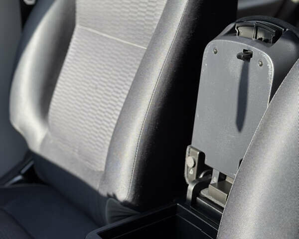 Черный Мицубиси Паджеро Спорт, объемом двигателя 2.5 л и пробегом 219 тыс. км за 12200 $, фото 70 на Automoto.ua