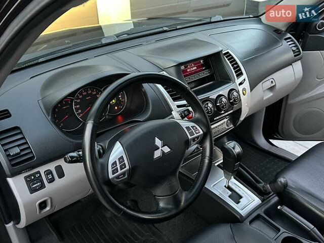 Міцубісі Паджеро Спорт 2011 у Одесі на Automoto.ua Чорний Міцубісі Паджеро Спорт, об'ємом двигуна 2.5 л та пробігом 96 тис. км за 18000 $, фото 78 на Automoto.ua