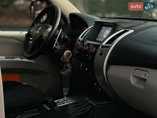 Черный Мицубиси Паджеро Спорт, объемом двигателя 2.48 л и пробегом 197 тыс. км за 12990 $, фото 15 на Automoto.ua