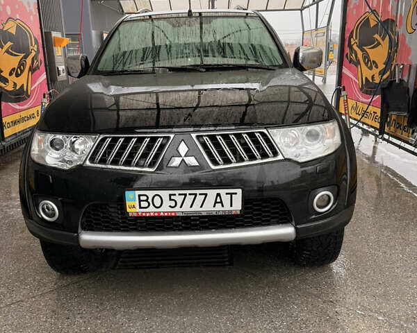 Чорний Міцубісі Паджеро Спорт, об'ємом двигуна 2.48 л та пробігом 225 тис. км за 14799 $, фото 1 на Automoto.ua