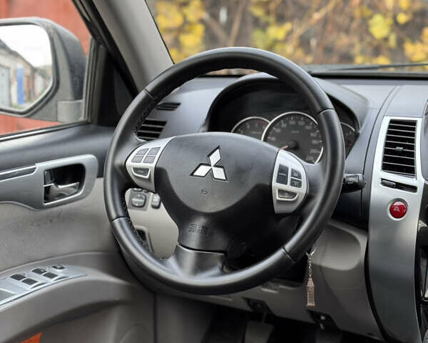 Черный Мицубиси Паджеро Спорт, объемом двигателя 2.5 л и пробегом 219 тыс. км за 12200 $, фото 34 на Automoto.ua