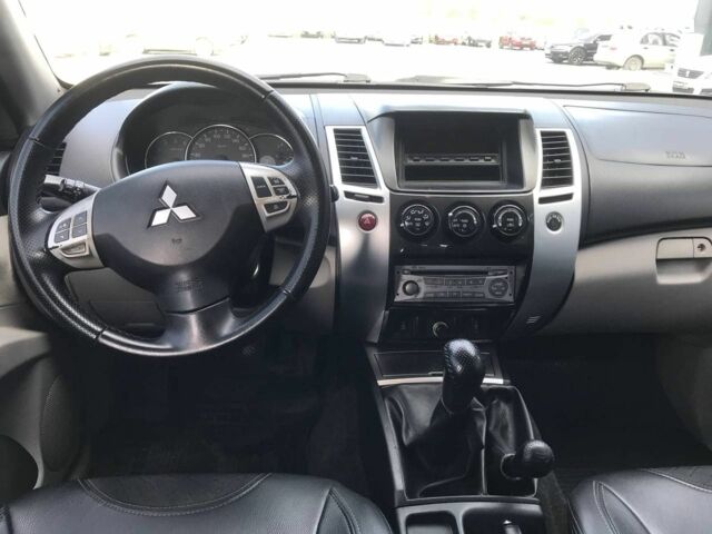 Черный Мицубиси Паджеро Спорт, объемом двигателя 2.5 л и пробегом 296 тыс. км за 11690 $, фото 5 на Automoto.ua