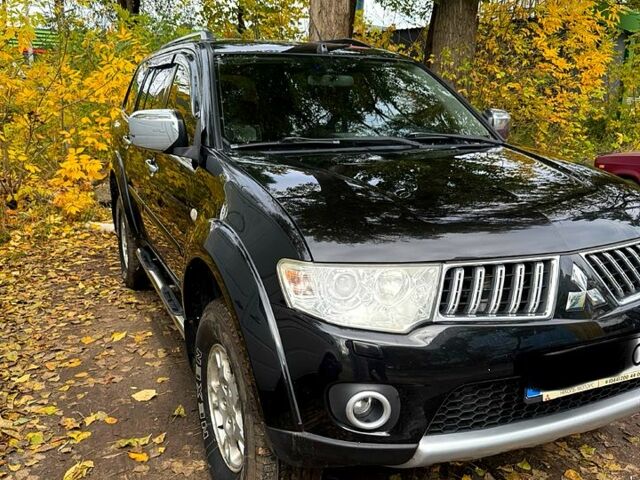 Міцубісі Паджеро Спорт 2011 у Києві на Automoto.ua Чорний Міцубісі Паджеро Спорт, об'ємом двигуна 2.5 л та пробігом 208 тис. км за 13000 $, фото 1 на Automoto.ua
