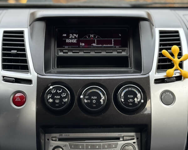 Черный Мицубиси Паджеро Спорт, объемом двигателя 2.5 л и пробегом 219 тыс. км за 12200 $, фото 35 на Automoto.ua