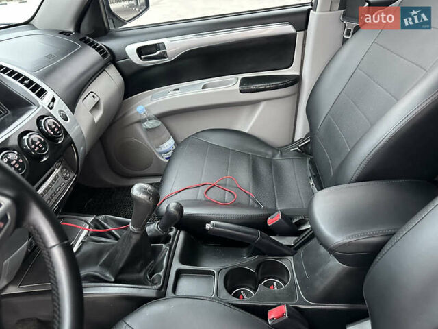 Черный Мицубиси Паджеро Спорт, объемом двигателя 2.5 л и пробегом 295 тыс. км за 13200 $, фото 42 на Automoto.ua