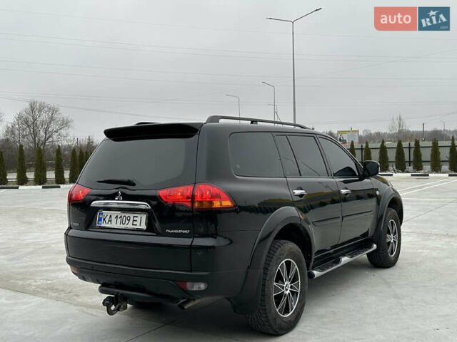 Черный Мицубиси Паджеро Спорт, объемом двигателя 2.5 л и пробегом 295 тыс. км за 13200 $, фото 12 на Automoto.ua
