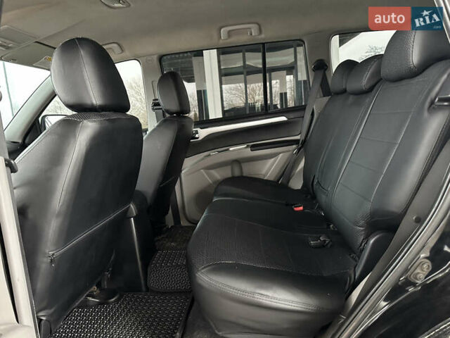 Черный Мицубиси Паджеро Спорт, объемом двигателя 2.5 л и пробегом 295 тыс. км за 13200 $, фото 35 на Automoto.ua