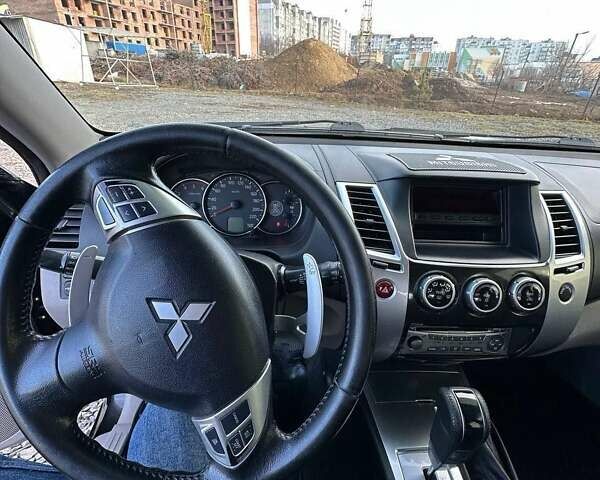 Черный Мицубиси Паджеро Спорт, объемом двигателя 2.5 л и пробегом 139 тыс. км за 15500 $, фото 12 на Automoto.ua