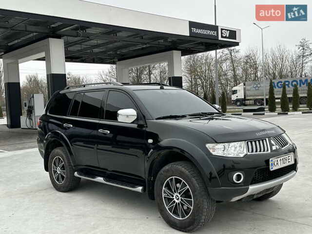 Черный Мицубиси Паджеро Спорт, объемом двигателя 2.5 л и пробегом 295 тыс. км за 13200 $, фото 14 на Automoto.ua