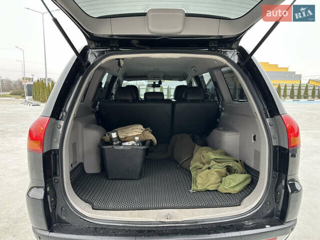 Черный Мицубиси Паджеро Спорт, объемом двигателя 2.5 л и пробегом 295 тыс. км за 13200 $, фото 43 на Automoto.ua