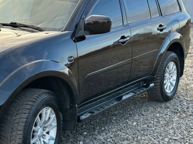 Черный Мицубиси Паджеро Спорт, объемом двигателя 2.5 л и пробегом 139 тыс. км за 15000 $, фото 4 на Automoto.ua