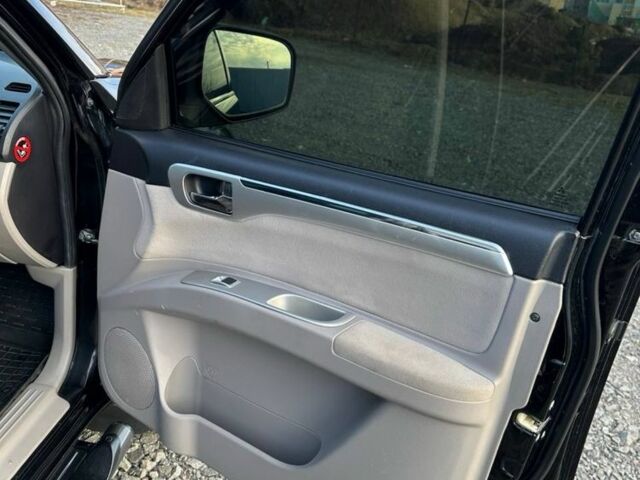 Черный Мицубиси Паджеро Спорт, объемом двигателя 2.5 л и пробегом 139 тыс. км за 15000 $, фото 12 на Automoto.ua