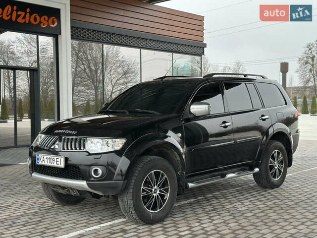 Черный Мицубиси Паджеро Спорт, объемом двигателя 2.5 л и пробегом 295 тыс. км за 13200 $, фото 18 на Automoto.ua