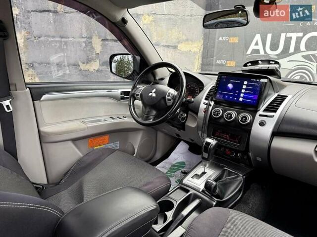 Черный Мицубиси Паджеро Спорт, объемом двигателя 2.5 л и пробегом 190 тыс. км за 14500 $, фото 12 на Automoto.ua