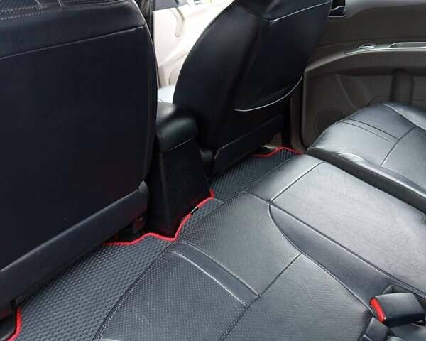 Чорний Міцубісі Паджеро Спорт, об'ємом двигуна 2.48 л та пробігом 300 тис. км за 15500 $, фото 7 на Automoto.ua