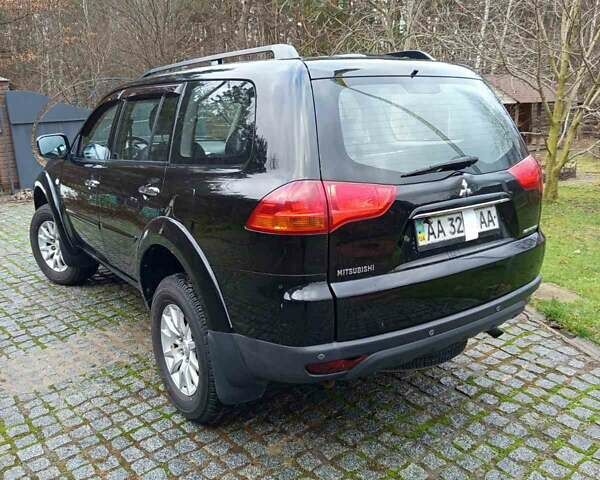 Чорний Міцубісі Паджеро Спорт, об'ємом двигуна 2.48 л та пробігом 300 тис. км за 15500 $, фото 6 на Automoto.ua