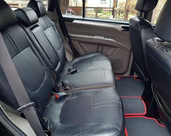 Чорний Міцубісі Паджеро Спорт, об'ємом двигуна 2.48 л та пробігом 300 тис. км за 15500 $, фото 16 на Automoto.ua