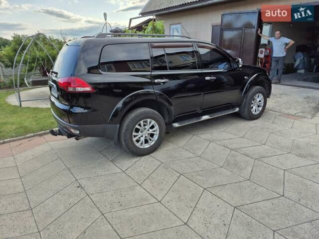Чорний Міцубісі Паджеро Спорт, об'ємом двигуна 2.48 л та пробігом 192 тис. км за 16300 $, фото 4 на Automoto.ua