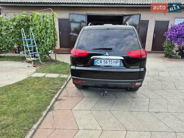 Чорний Міцубісі Паджеро Спорт, об'ємом двигуна 2.48 л та пробігом 192 тис. км за 16300 $, фото 6 на Automoto.ua