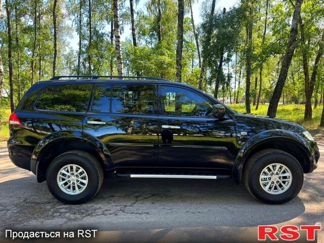 Чорний Міцубісі Паджеро Спорт, об'ємом двигуна 2.5 л та пробігом 181 тис. км за 13300 $, фото 2 на Automoto.ua