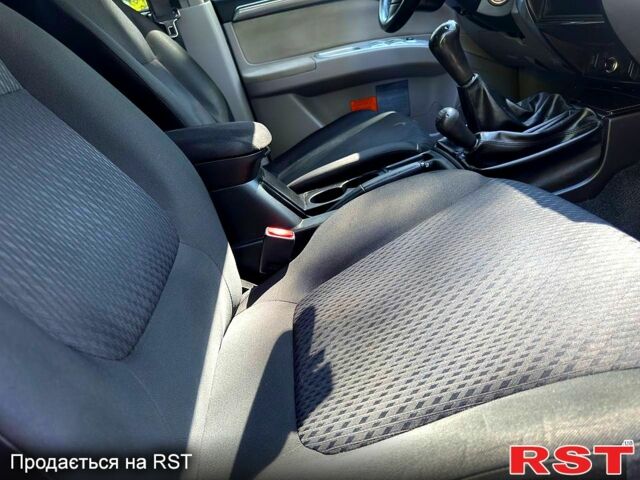 Чорний Міцубісі Паджеро Спорт, об'ємом двигуна 2.5 л та пробігом 181 тис. км за 13300 $, фото 10 на Automoto.ua