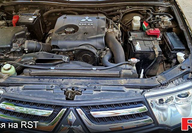 Черный Мицубиси Паджеро Спорт, объемом двигателя 2 л и пробегом 43 тыс. км за 21000 $, фото 4 на Automoto.ua