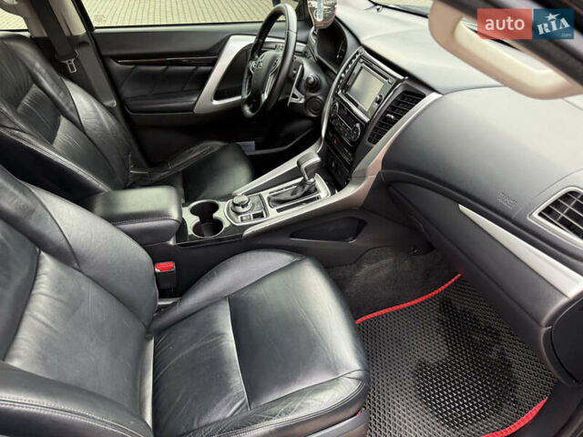 Черный Мицубиси Паджеро Спорт, объемом двигателя 2.44 л и пробегом 119 тыс. км за 19999 $, фото 28 на Automoto.ua