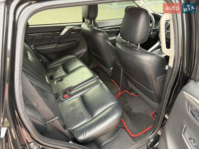 Черный Мицубиси Паджеро Спорт, объемом двигателя 2.44 л и пробегом 119 тыс. км за 19999 $, фото 33 на Automoto.ua