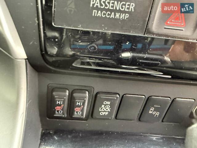 Черный Мицубиси Паджеро Спорт, объемом двигателя 2.44 л и пробегом 119 тыс. км за 19999 $, фото 25 на Automoto.ua