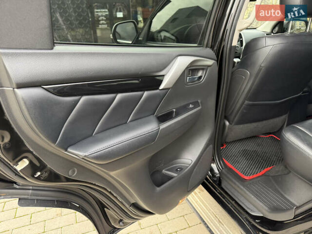 Черный Мицубиси Паджеро Спорт, объемом двигателя 2.44 л и пробегом 119 тыс. км за 19999 $, фото 38 на Automoto.ua