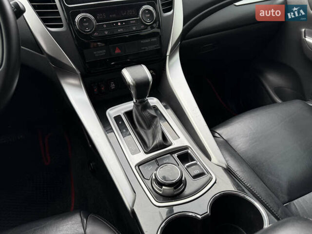 Черный Мицубиси Паджеро Спорт, объемом двигателя 2.44 л и пробегом 119 тыс. км за 19999 $, фото 41 на Automoto.ua