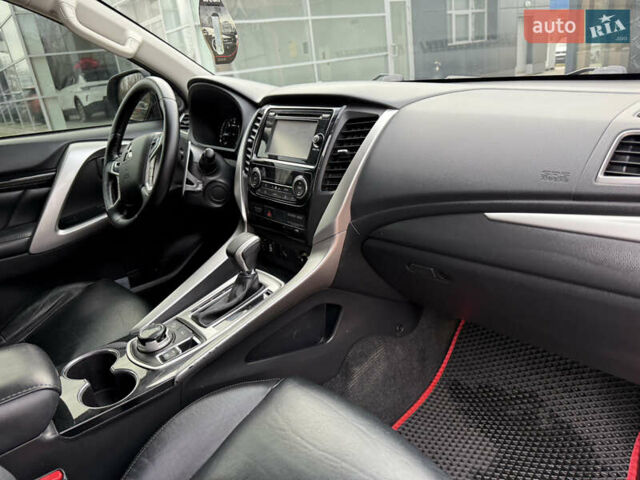 Черный Мицубиси Паджеро Спорт, объемом двигателя 2.44 л и пробегом 119 тыс. км за 19999 $, фото 27 на Automoto.ua