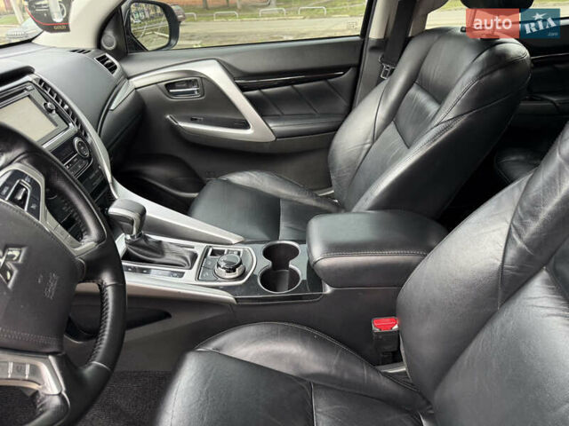 Черный Мицубиси Паджеро Спорт, объемом двигателя 2.44 л и пробегом 119 тыс. км за 19999 $, фото 45 на Automoto.ua